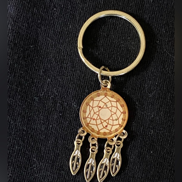 DREAM CATCHER KEYCHAINS AND A DREAM CATCHER PIN - Picture 5 of 5